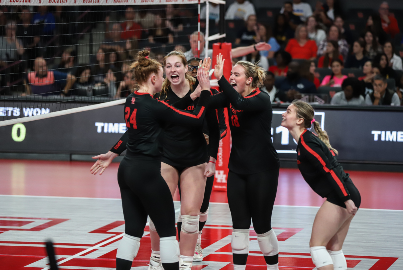 UH volleyball plays South Dakota on Friday in Omaha, Nebraska in the first round of the NCAA Tournament. | Sean Thomas/The Cougar