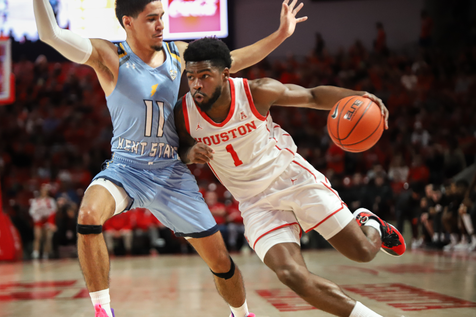 UH point guard Jamal Shead's layup with under a minute remaining proved to be the game-winner for the Cougars in their victory over Kent State on Saturday at Fertitta Center. | Anh Le/The Cougar