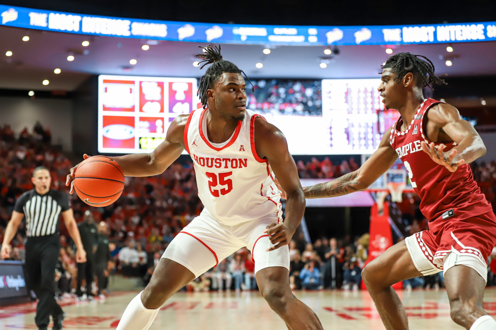 Jarace Walker led No. 3 UH with 23 points in the win over Temple on Sunday night in Philadelphia. | Anh Le/The Cougar