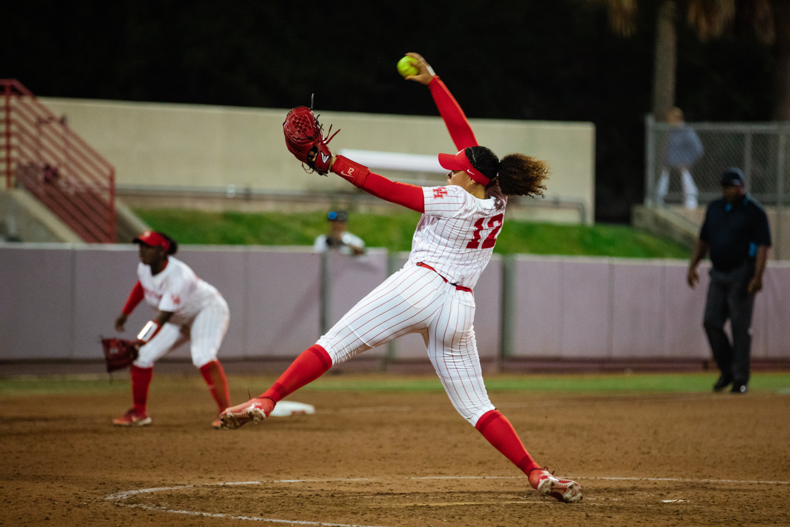 UH softball dropped to 10-11 overall after losing four of five at the Sun Devil Classic. | Oscar Herrera/The Cougar