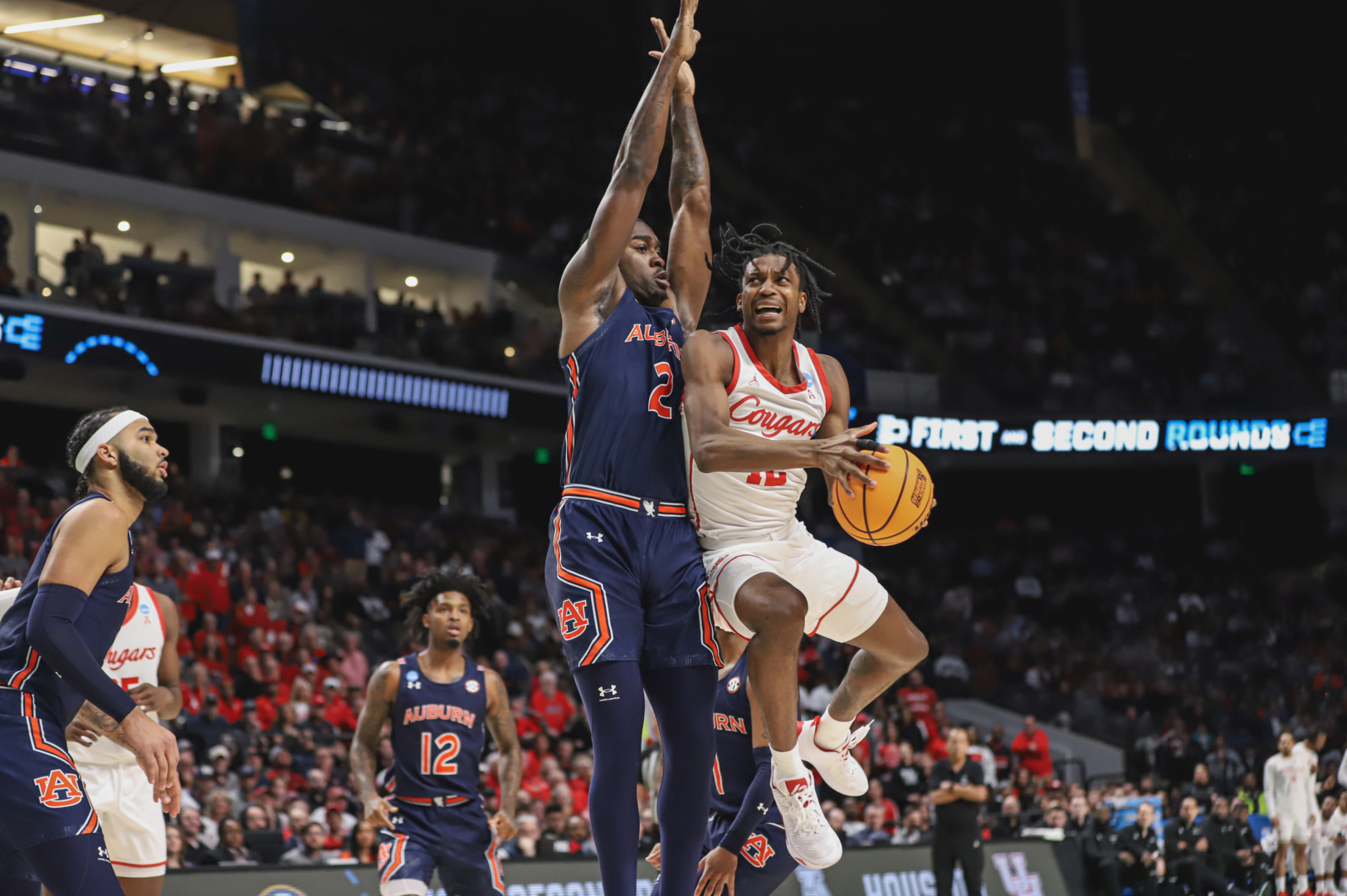 Tramon Mark's career-high 26 points helped UH erase a 10-point halftime deficit and defeat Auburn to advance to its fourth straight Sweet 16. | Anh Le/The Cougar