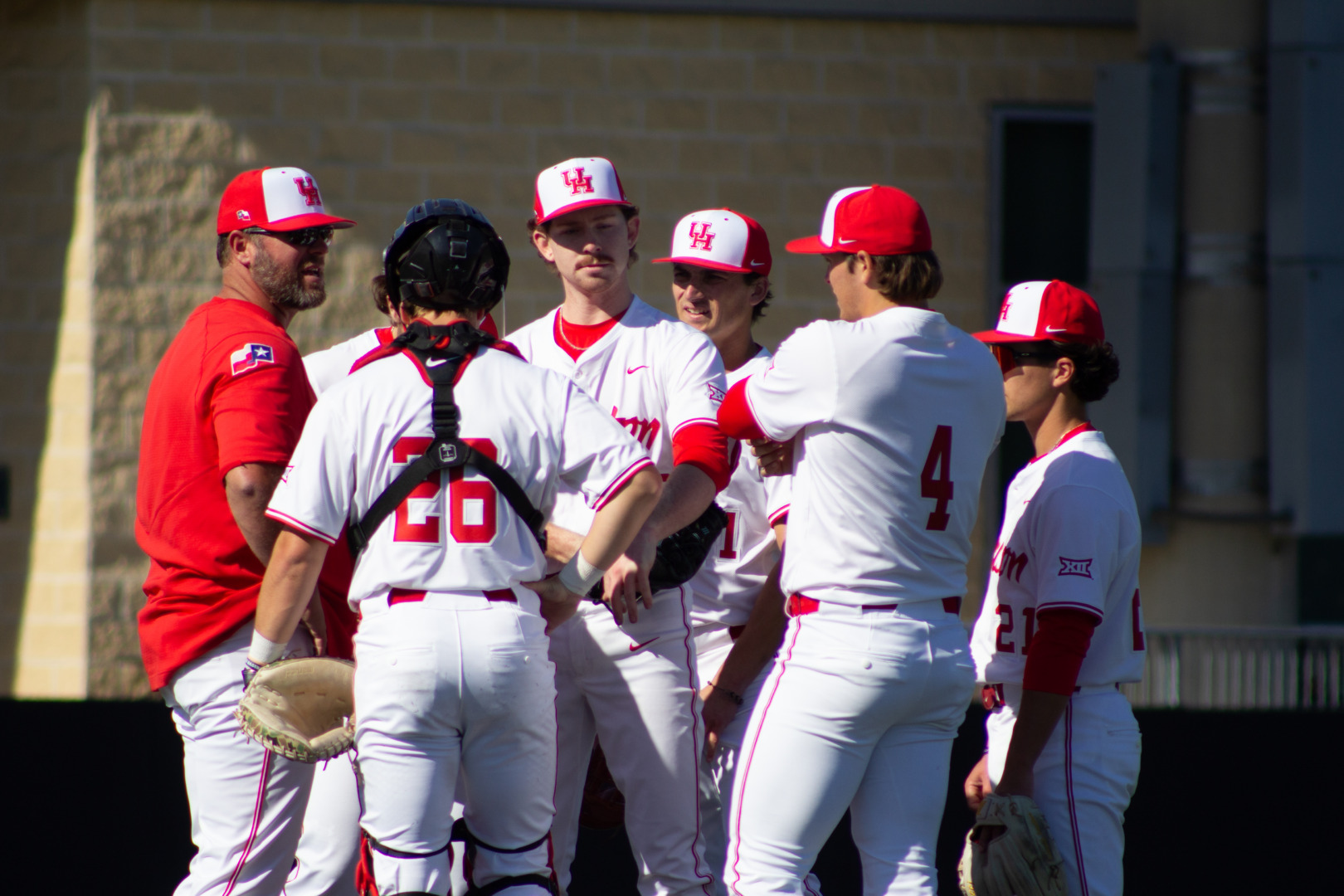 Mishaps in 10th inning led to Houston falling to Louisiana