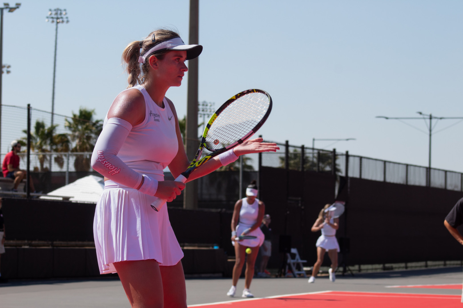 Houston Women’s Tennis pushed the Arizona Wildcats to the edge before falling 3-4