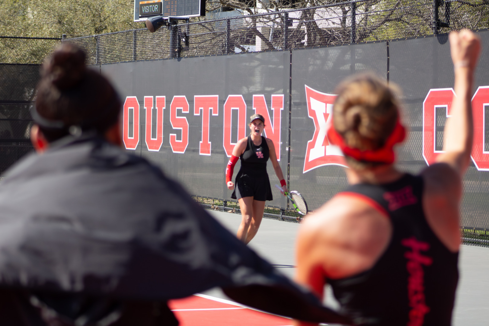 Cougar comeback: Houston defeats the Iowa State Cyclones 4-3